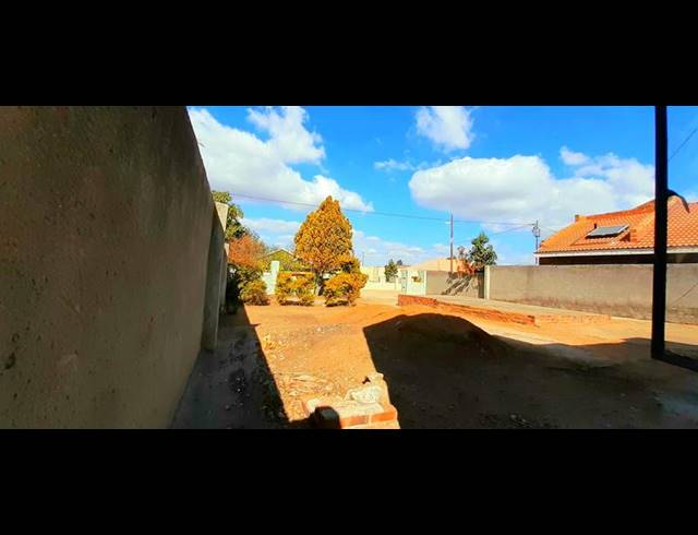 3 BEDROOM HOUSE FOR SALE IN SESHEGO E